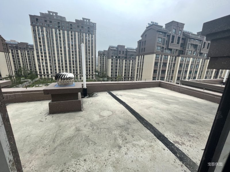 新城区次新小区紫悦台近d铁电梯复试洋房带超大平台