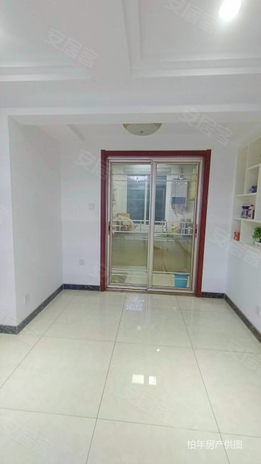 北城华府,精装边户三房,中间楼层,看房方便!