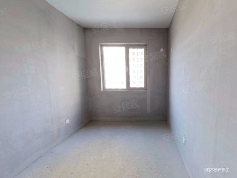 安田心屿121平米大三室电梯直达赠车位随时看房