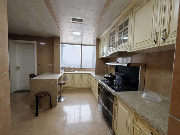 金华永康永康市区金色港湾金色港湾，湖景房，超大客厅，包物业带车位，拎包入住出租房源真实图片