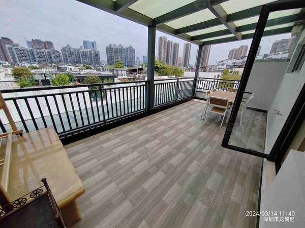 深圳龙岗坂田第五园二期(别墅)万科第五园联排别墅上下五层,有地下室