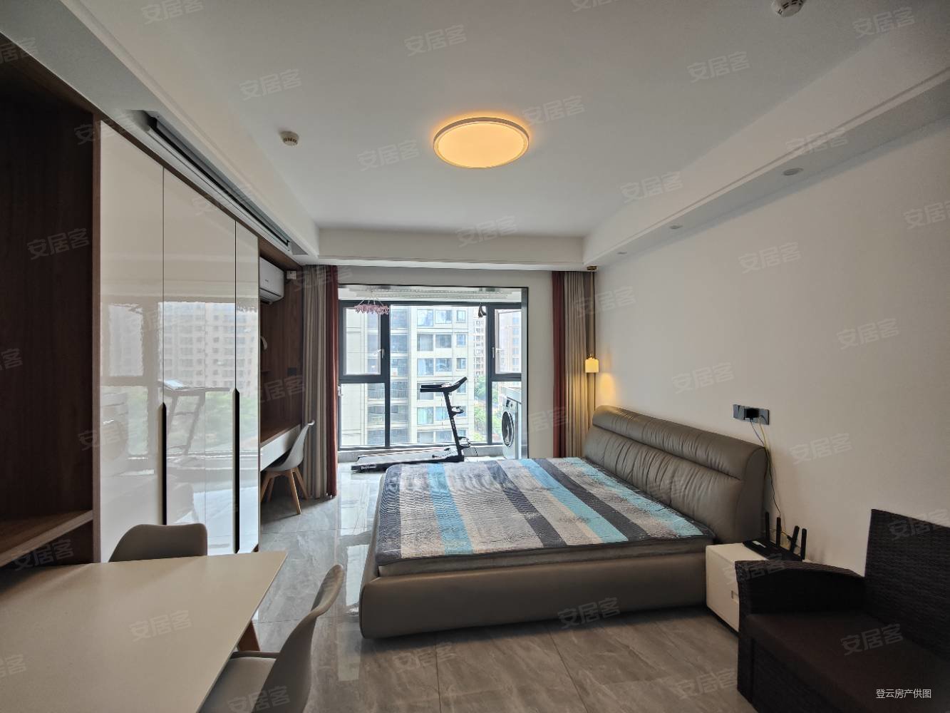 区政府边,铂瑞花园70年产权的公寓,精装修即可领包入住