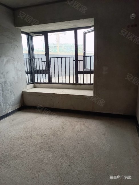 送1000平米露台 万象府三房两卫 花园菜园球场烧烤场都有了