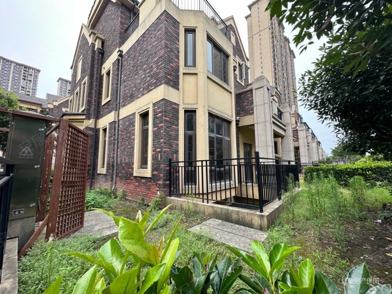 长泰国际社区(别墅)5室3厅2卫298.16㎡南北630万