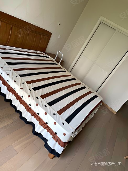 东港滨河花苑3室2厅2卫134㎡南北220万