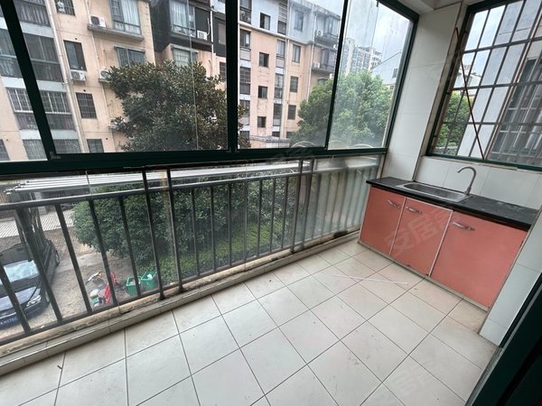 南昌青山湖南京东路荣昌格林晴天新出格林晴天精装两房 江科陪读 楼层