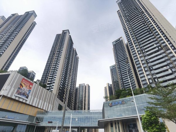 深圳宝安马安山万丰海岸城万丰海岸城精装四房  本人实拍  密码看房