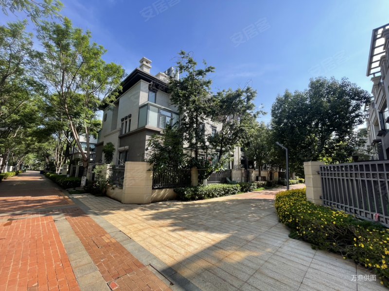 昆明房产网>昆明二手房>官渡二手房>福保片区二手房>招商雍景湾(别墅)