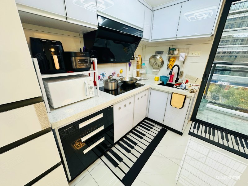 业主包税 来电可谈价格 民用水电 楼下地铁,九鼎国际公寓二手房,24万