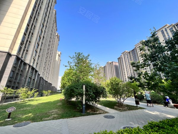 北京朝阳百子湾广华新城实拍,百子湾合生汇广华新城三区南北三居室