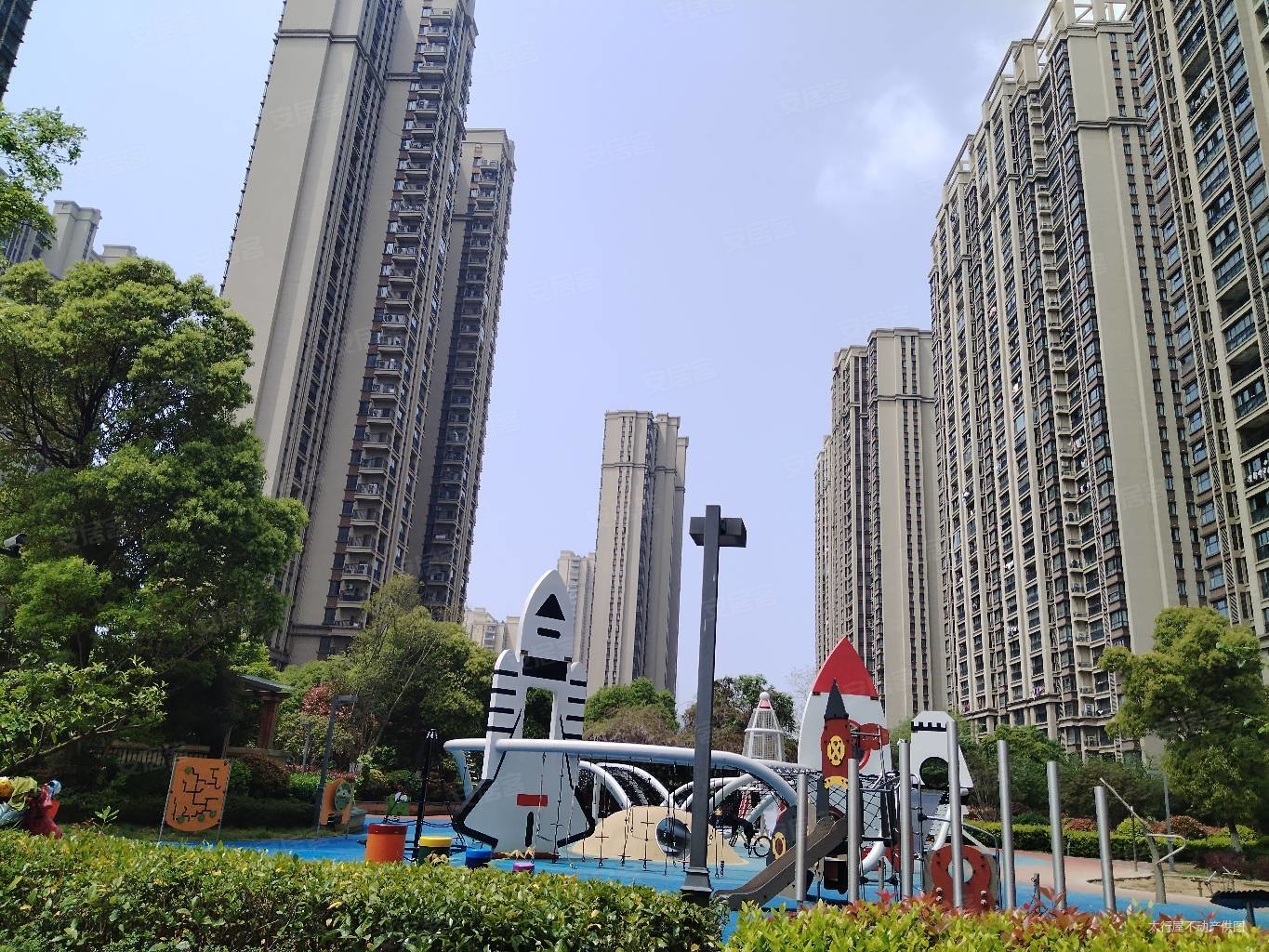 华润凯旋门122平品牌装修40多万未入住楼层带车位