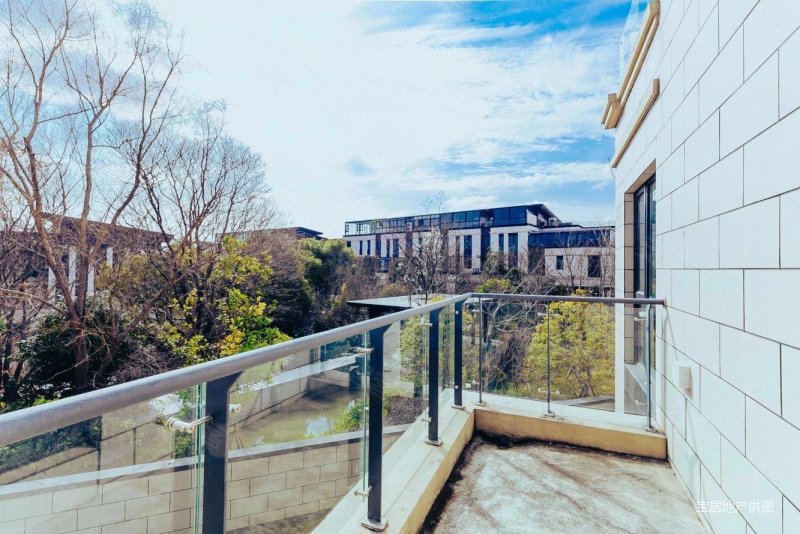 佘山 有 有独栋别墅 全套房设设计 附带电梯井 围绕式花园,佘山玺樾