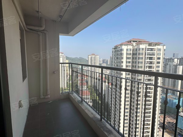 珠海香洲新香洲华发四季华发四季 看一线香山湖景观 家私齐全 安静