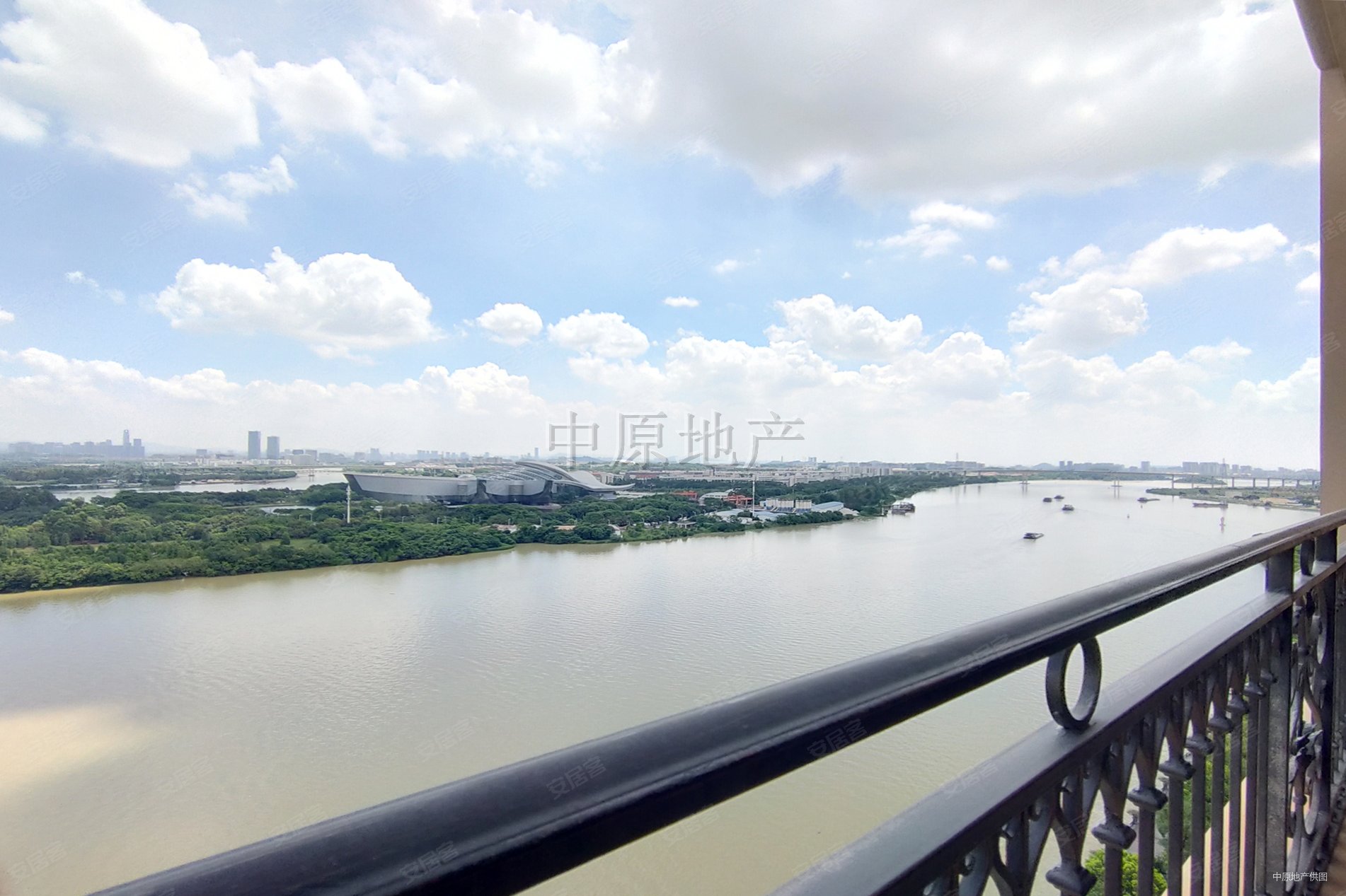 星河湾半岛四期682方豪宅中的云端江景豪华大平层6房