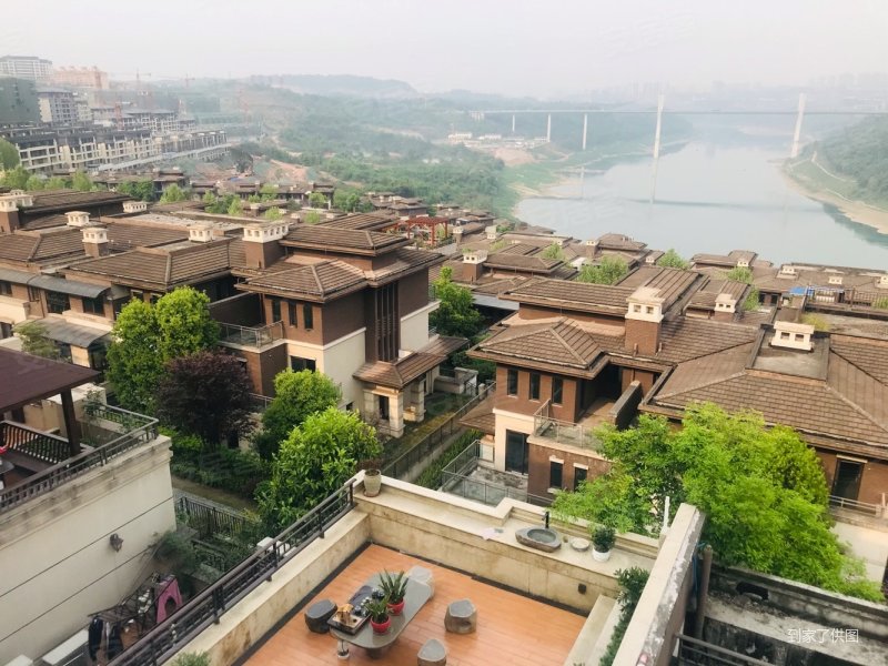 爆品别墅端户 一线看江 一江一风景 150平花园露台 东原