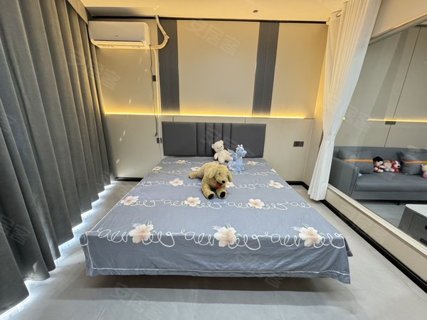 金华东阳东阳江北兴平东路115号楼人民路轻轨站 盛世豪门 落地窗一级空调 超大一室一厅带投影出租房源真实图片