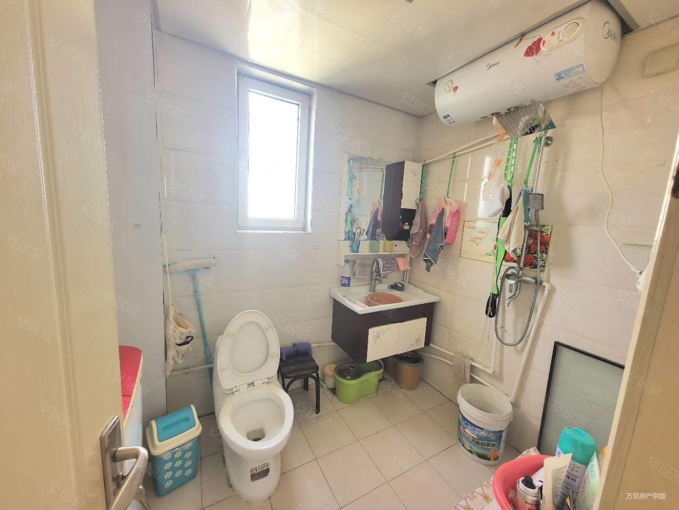 青藏铁路花园3室2厅2卫127㎡南北75万