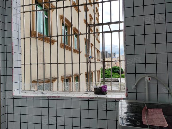 深圳龙岗坂田光雅园光雅园地铁,精装一房一厅,采光通透,全新家私家电