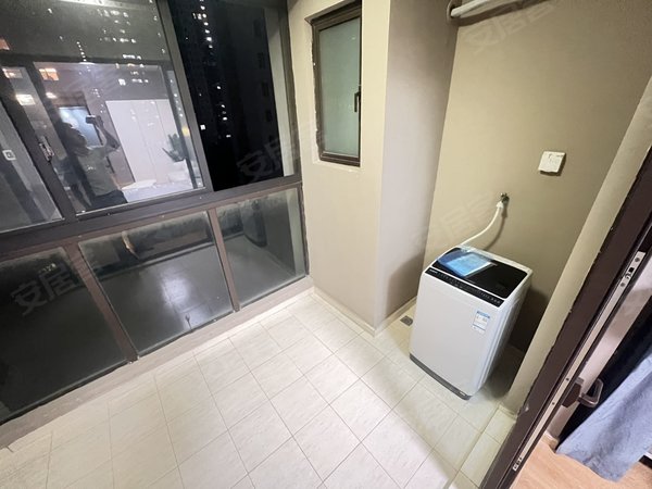 常州武进花园街星河创客工寓吾悦广场星河coco旁,星河国际 落地窗单身