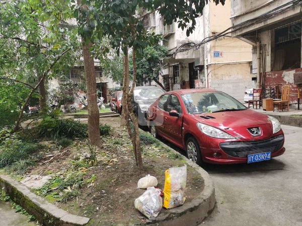 巴中巴州老城阳光花园(巴州)西城简装三室,停车免费,家具家电齐全,干净舒适,拎包入住出租房源真实图片