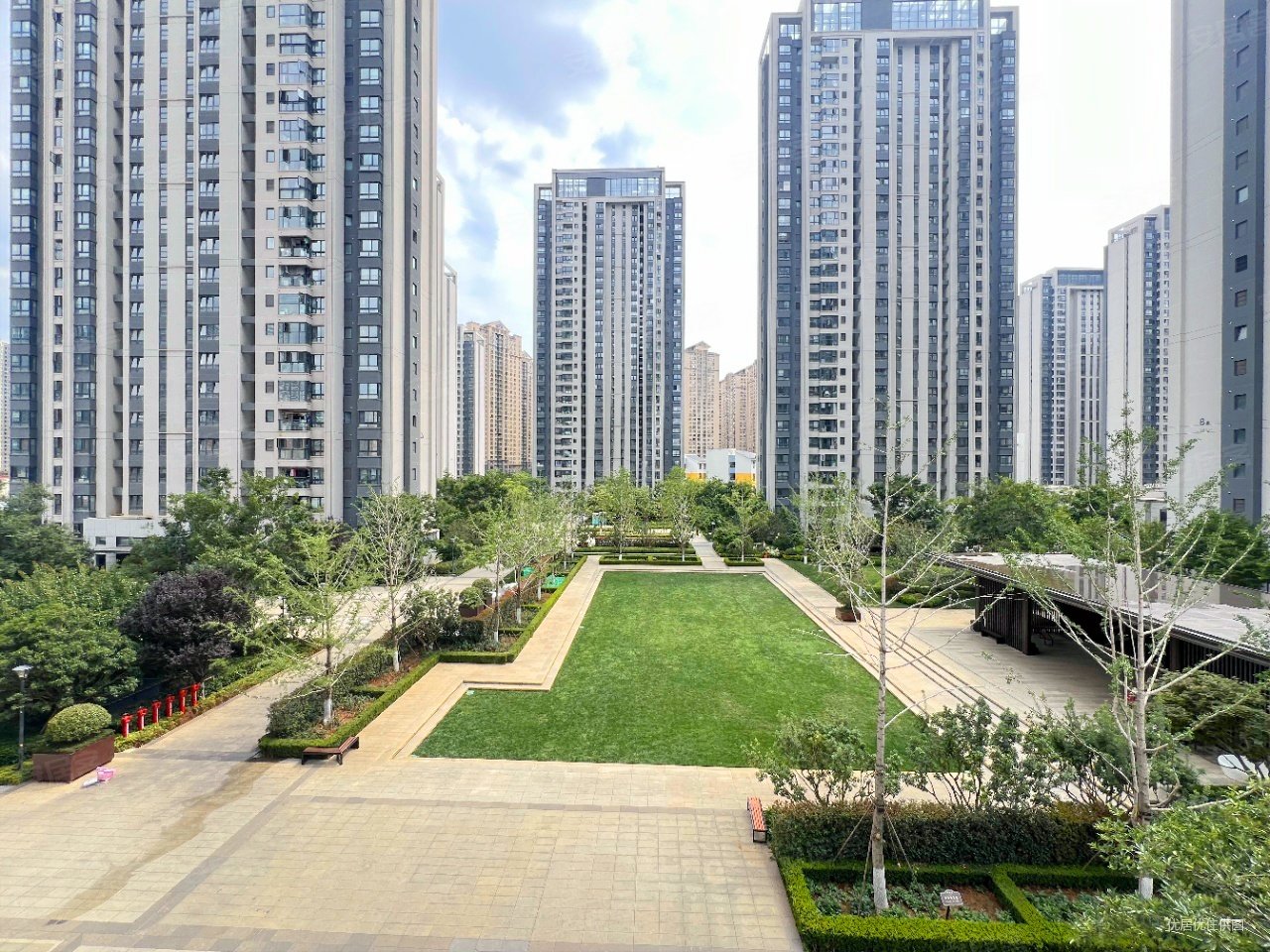 万科大都会(一期) 精装可拎包入住 近医院 东南户型 电梯房