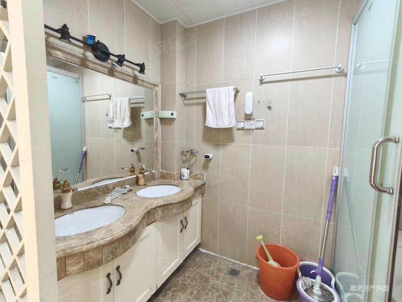 中大青山湖花园6室2厅2卫152.58㎡南北188万