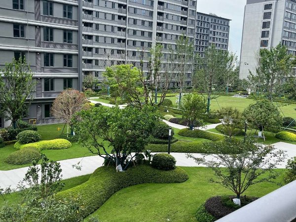 绍兴镜湖洋江西路武地融创滨湖湾4室2厅2卫 电梯房 南北通透 精装修