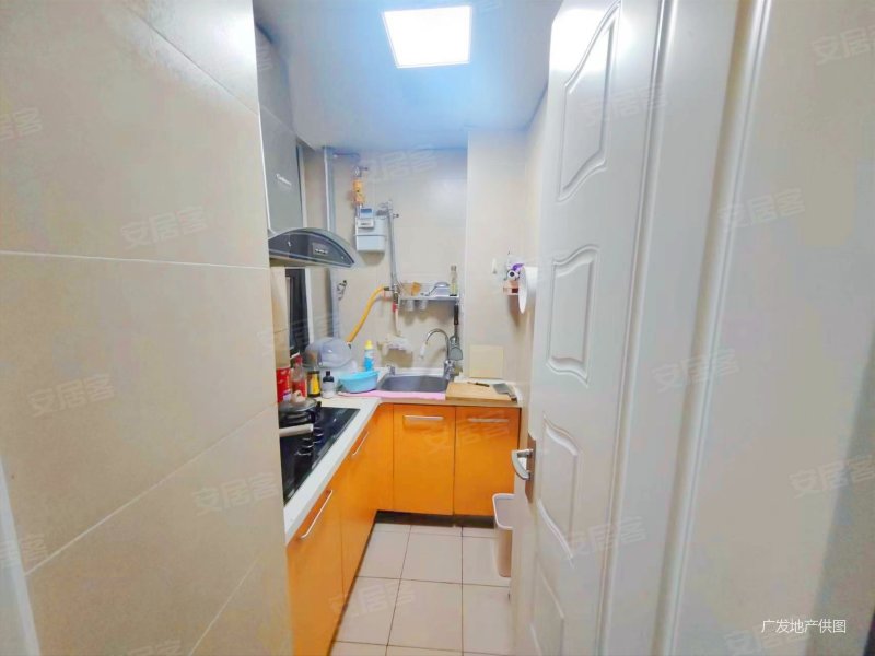 正弘数码公寓 省s验   精装40平米两房  可小刀!