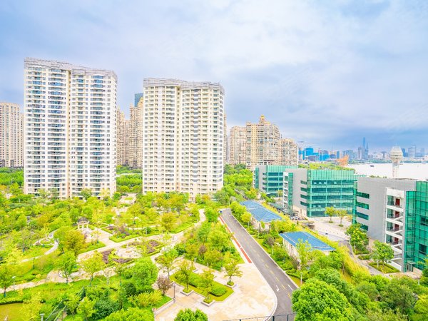 上海徐汇龙华百汇园二期江景简直绝了!精装豪华家具!忍痛出租!有车位!