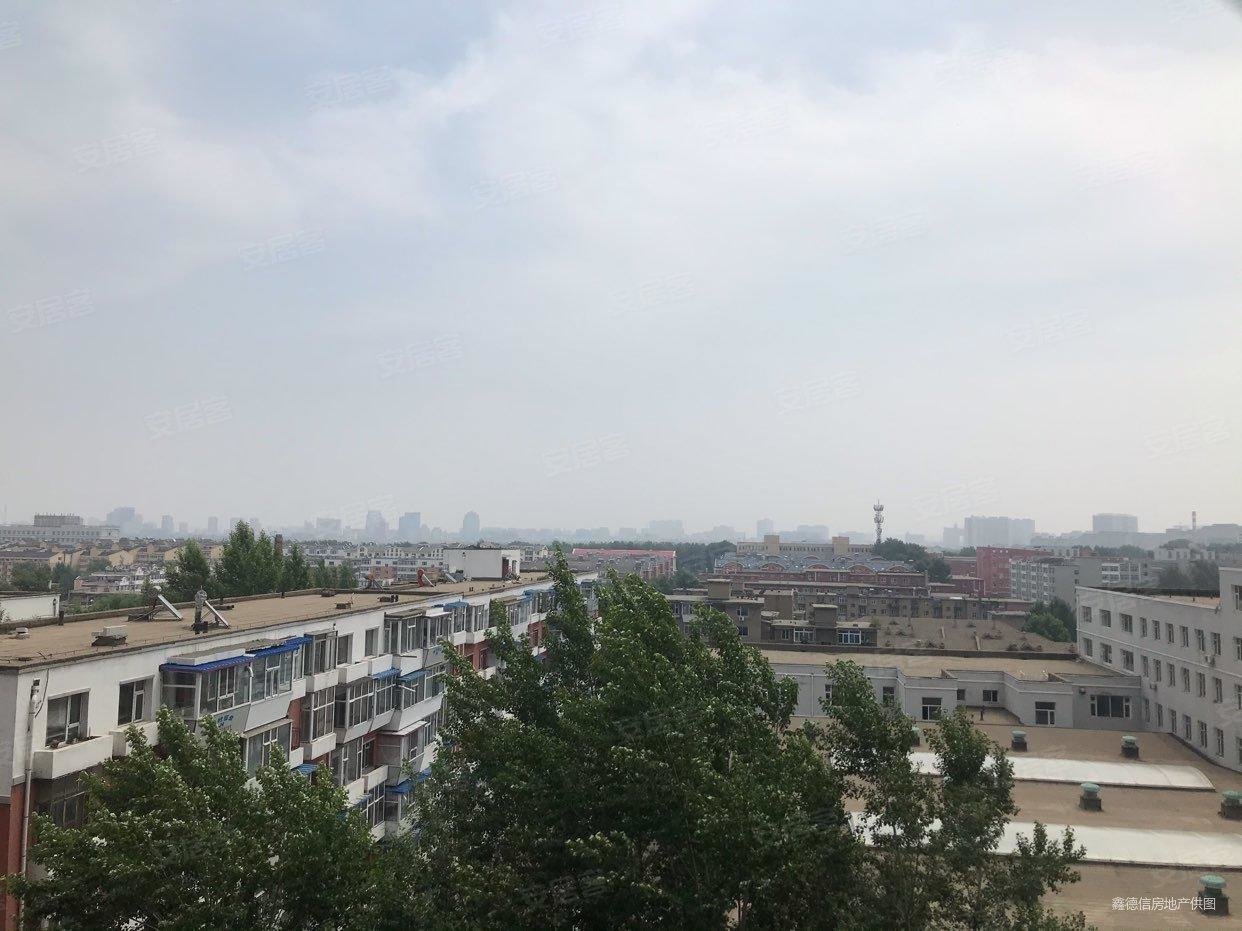 一品红城一二期长久路361号3室2厅2卫15014平