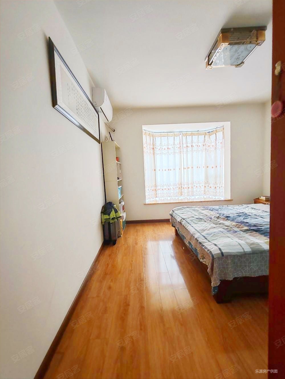 博雅新城e区3室1厅1卫140㎡南北105万