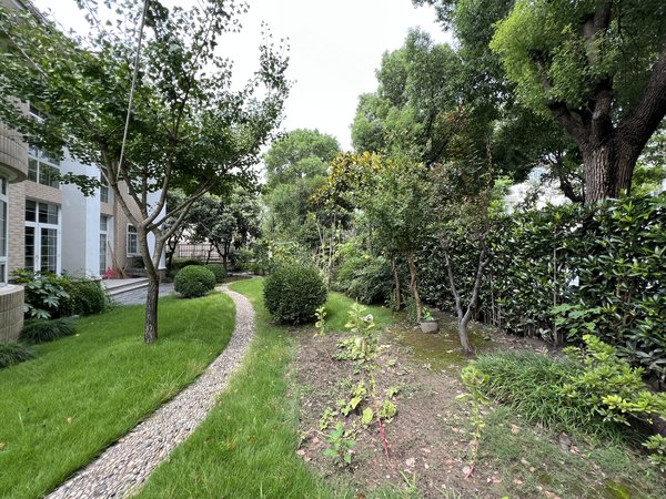 上海闵行梅陇虹山半岛高品质南地段和房源采光好,南北通透,业主诚意出