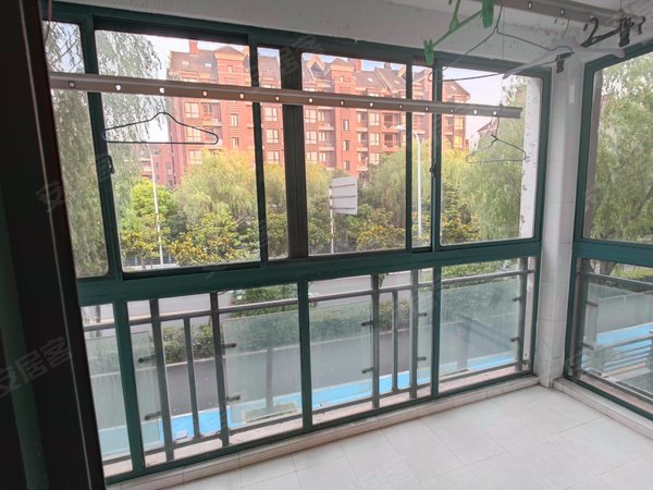 上海宝山罗店美兰湖颐景园颐景园大三房,南北通透,精装修,,地铁口300