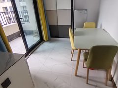 嘉兴平湖平湖市区茂悦府，一室一厅大阳台，电器齐全，优惠多套，帅哥看过来出租房源真实图片