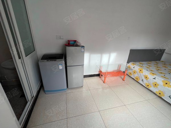 北京朝阳东坝皮村住房朝阳区金盏皮村精装公寓.冰箱洗衣机都有.