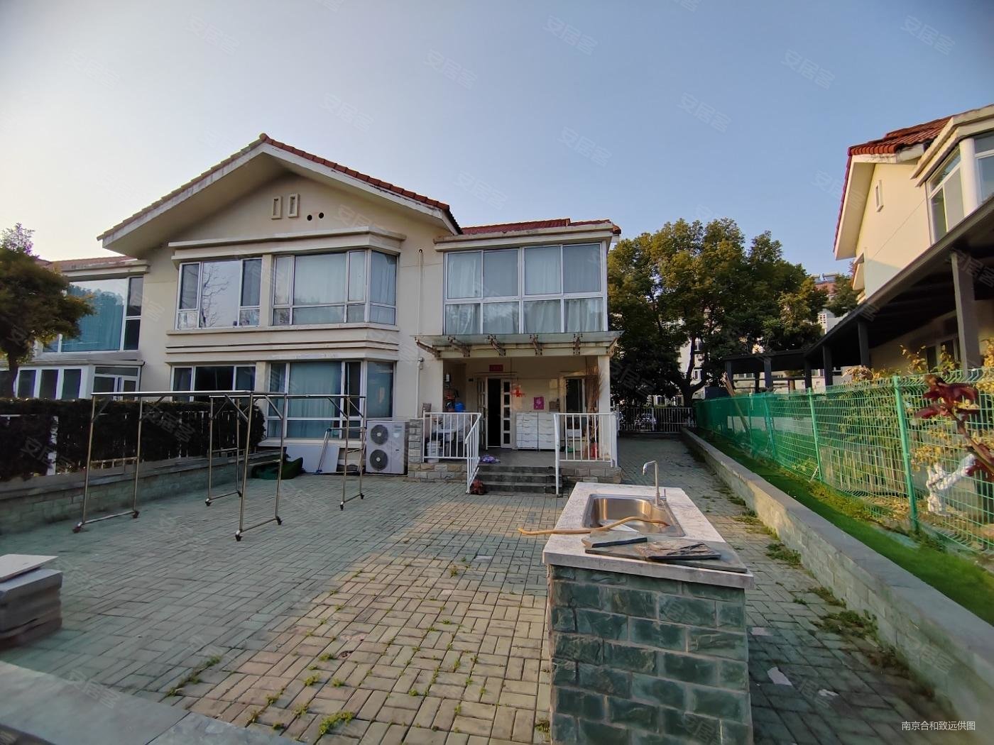 百家湖300多平大院子,地面两层精装边户,看房方便,颐和美地东园(别墅)