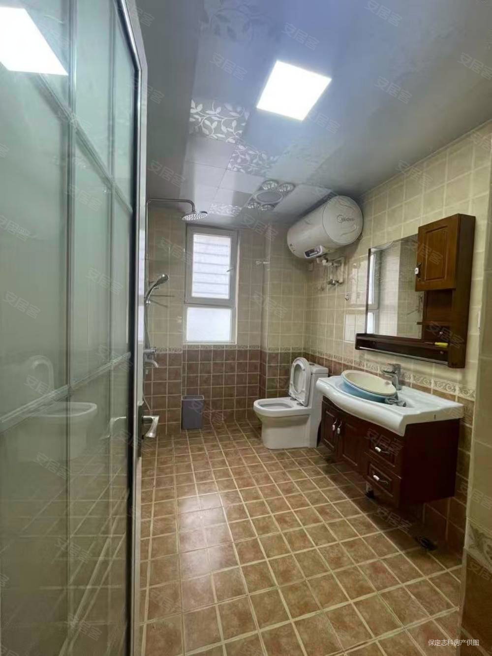 盛和嘉园3室2厅2卫142.53㎡南北100万