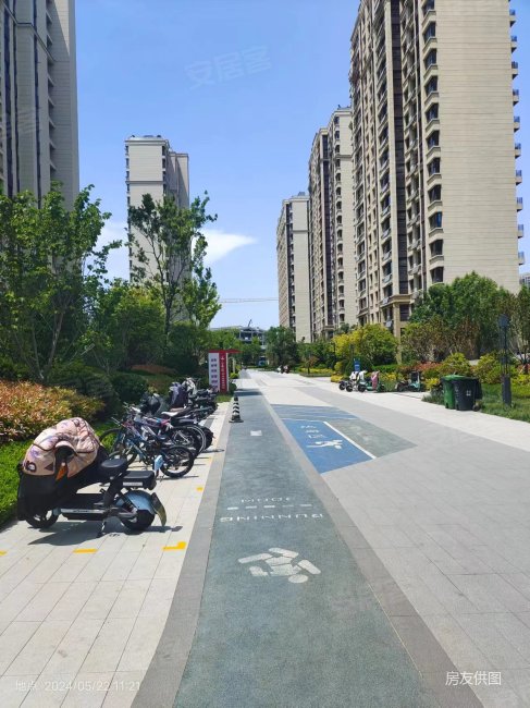 中欧国际城金茂悦(西三区a11) 次新小区 带电梯 朝南