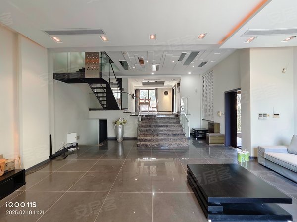 昆山巴城阳澄湖锦绣蓝湾地铁口旁双拼临河别墅!随时可看!