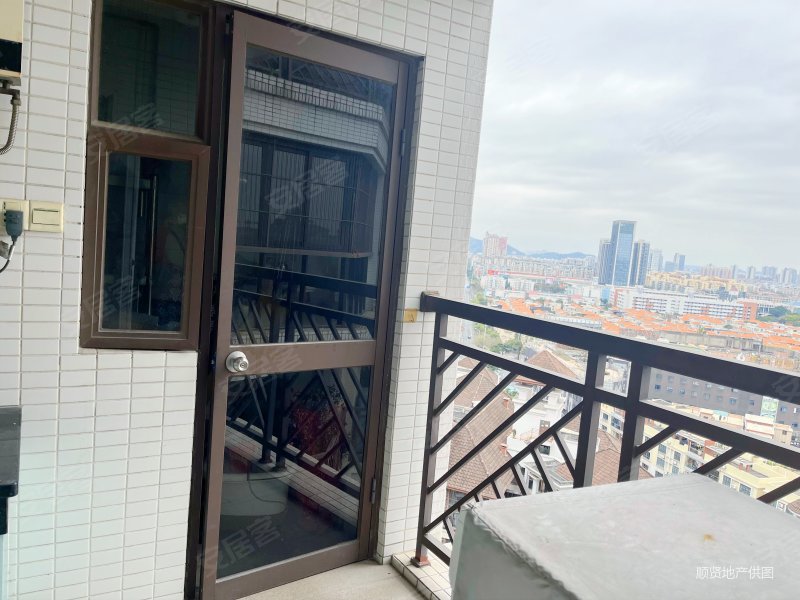 海悦新城高层南向精装四房视野开阔售332万