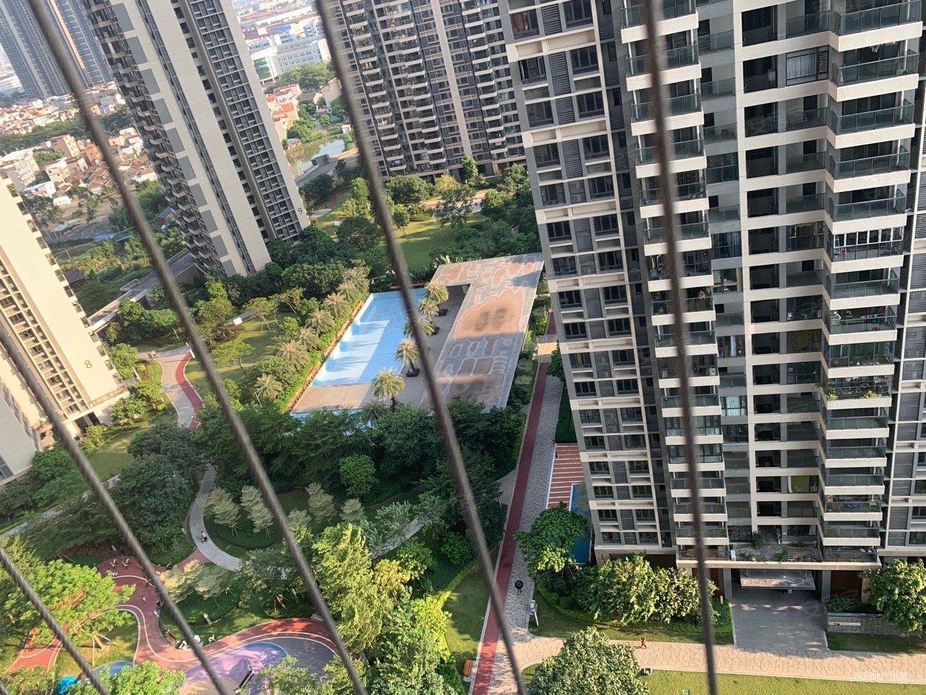 急售送车位中间楼层地铁口佛山新城保利海德公园