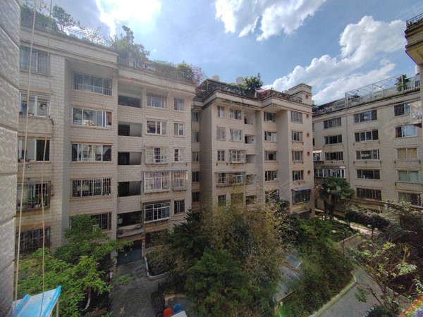 昆明西山西山区政府兴隆花园西山区兴隆花园3室2厅带家具家电1450急租