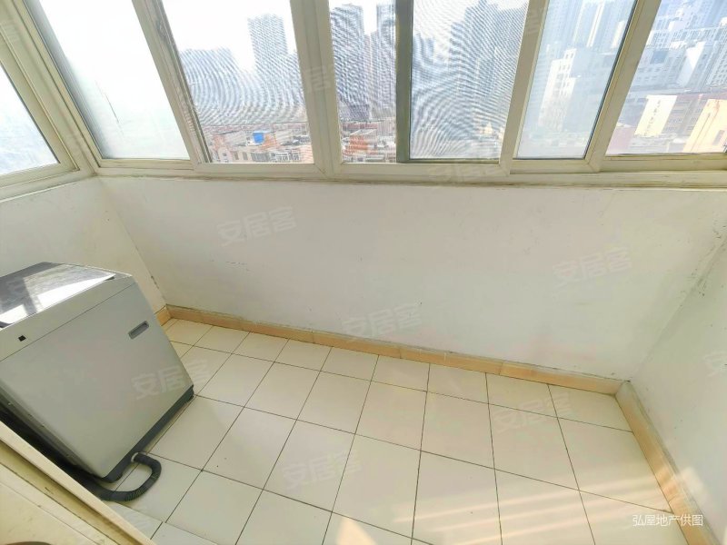 和信花园1室1厅都朝南户型好用随时看房大明湖万达趵突