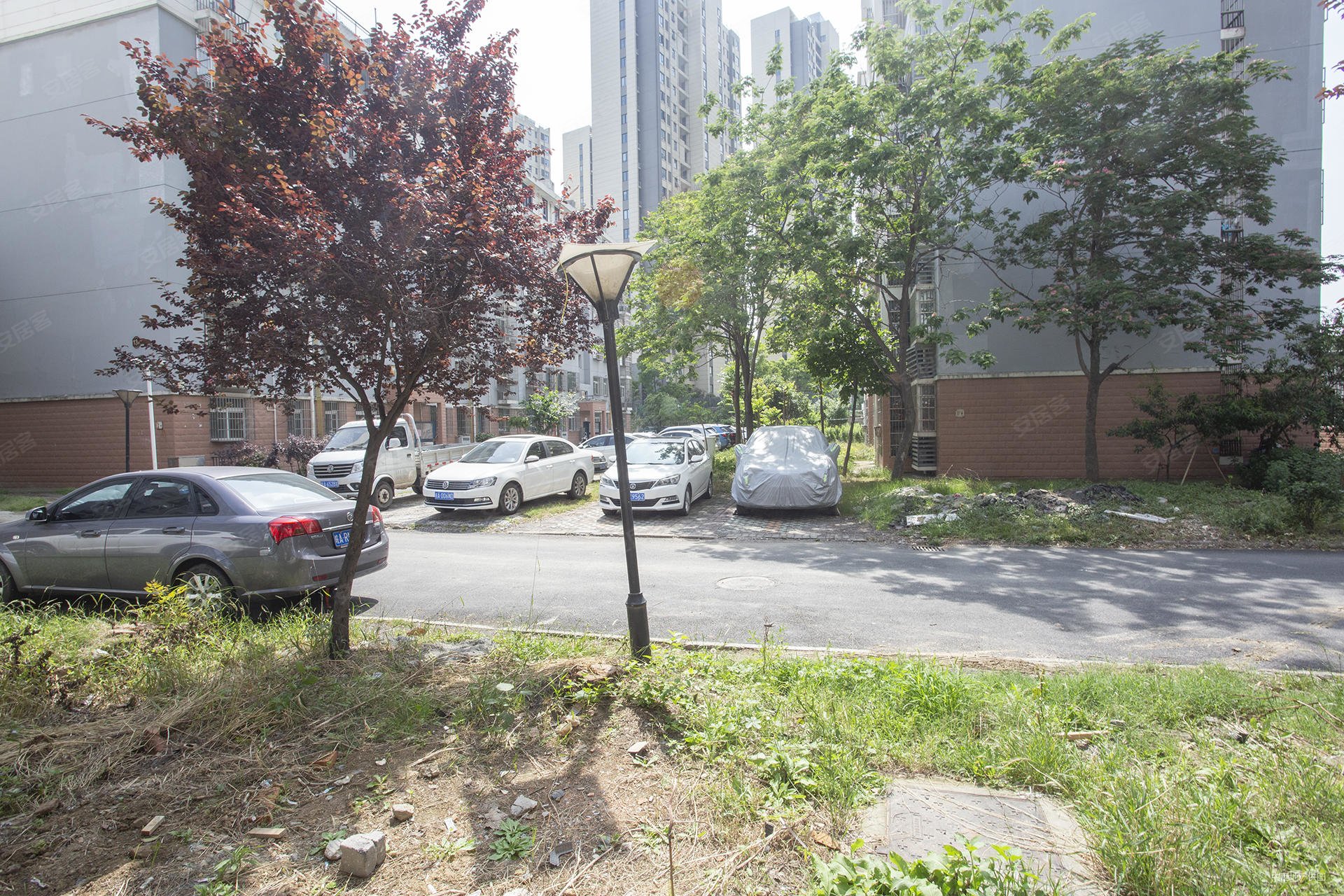 裕兴家园一楼带院子采光南北通透临地铁板楼