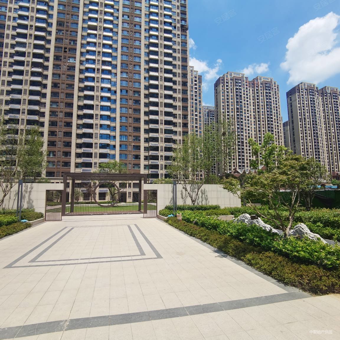 禹洲中央城三期113平3房2卫仅售190万随时看房