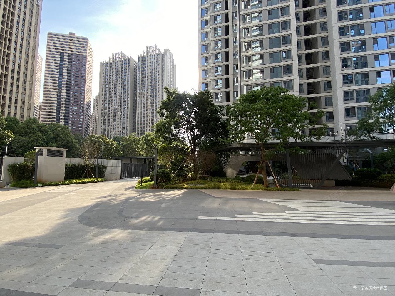 一环边 同德北京路 次新交房精装修 俊尚峰 户型方