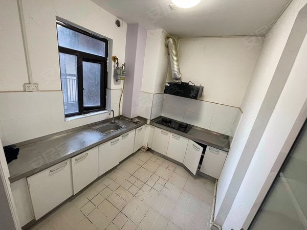 湖北省肿瘤医院泉盛花园阳台主卧押一付一华中师范大学