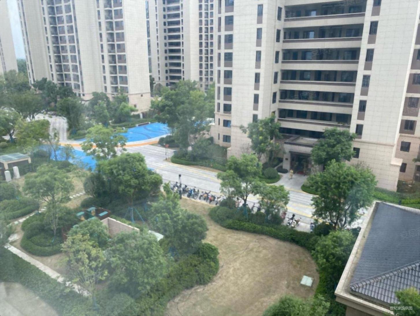 中骏天荟3室2厅2卫100.83㎡南北251.7万