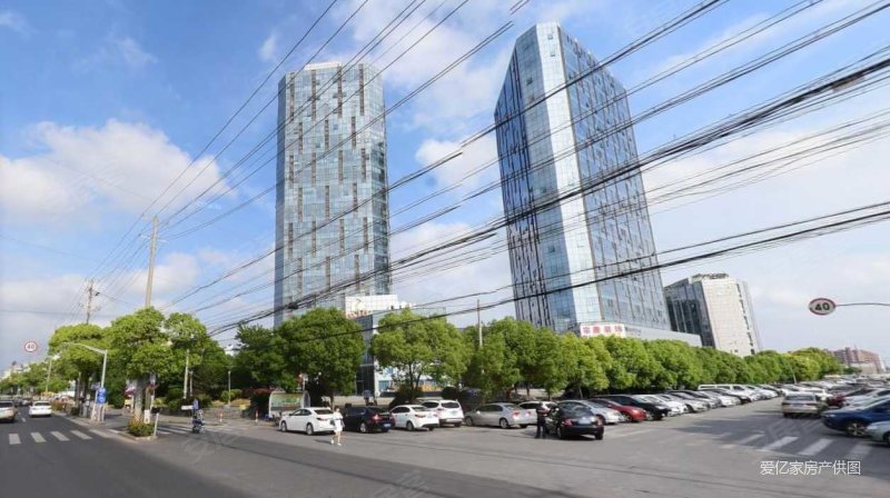 绿地峰汇商务广场2室2厅2卫95万53平方米