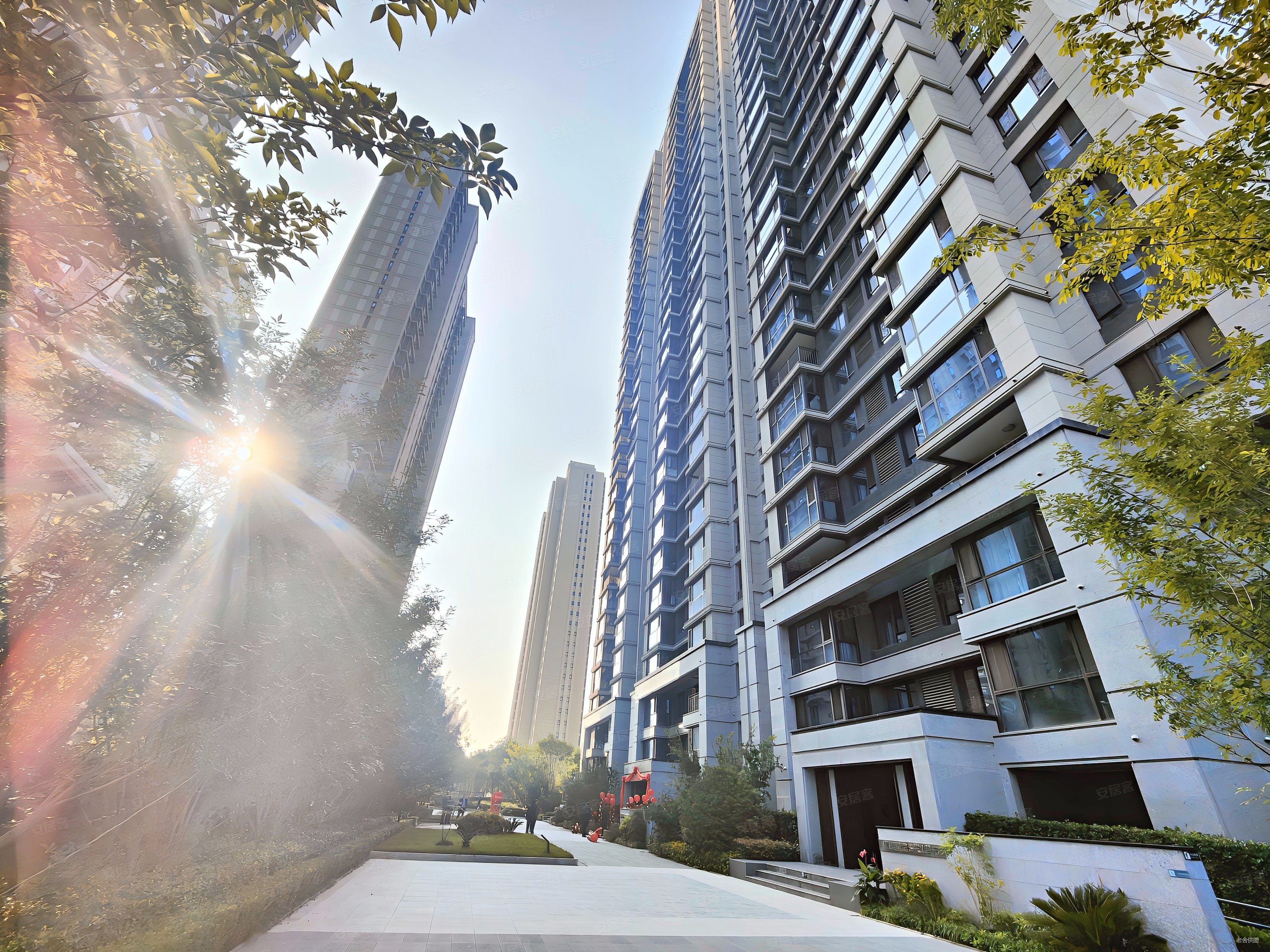 万科翡翠国宾4室2厅2卫193.12㎡南北475万